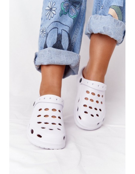 Moteriškos baltos putplasčio šlepetės