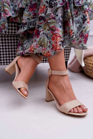 Moteriški zomšiniai sandalai