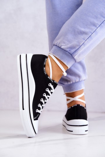 Suvarstomi sportbačiai moterims, juodi Menifee