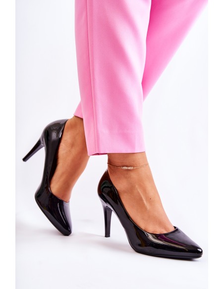 Classic Lacquered Studs Black Magically