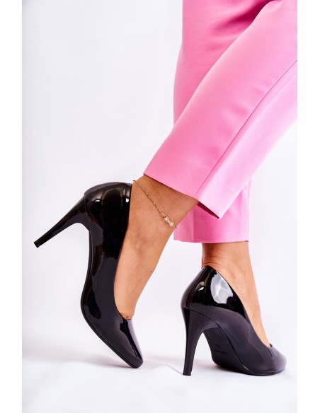 Classic Lacquered Studs Black Magically