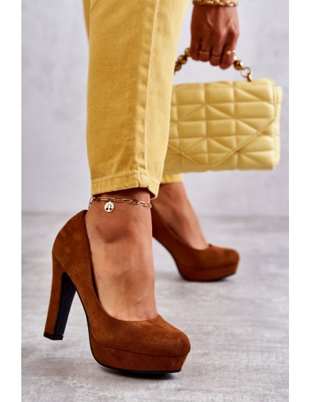 Klasikiniai zomšiniai batai ant kulno Camel Soro