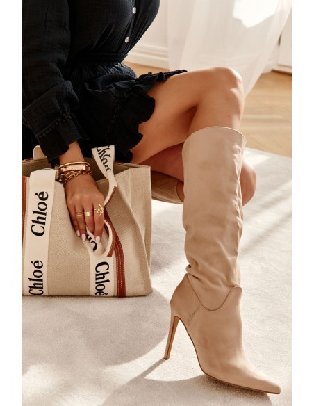 Klasikiniai zomšiniai juodi batai ant kulniuko