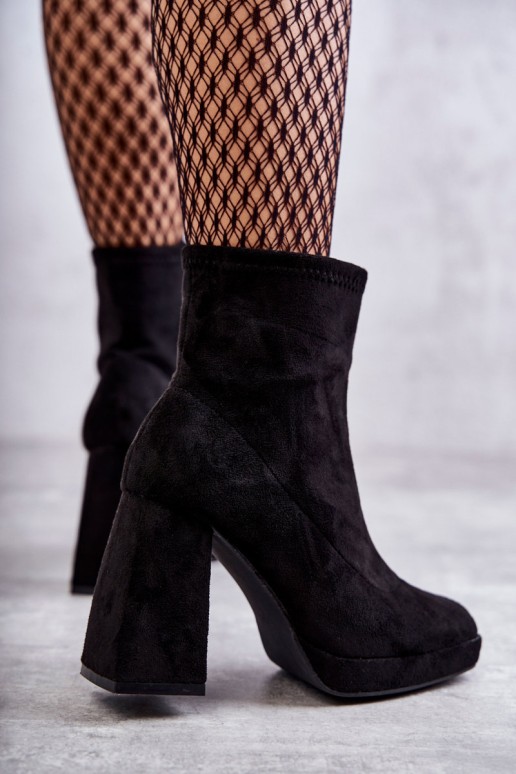 Moteriški zomšiniai batai ant aukšto kulno Šviesiai juodi Ramira