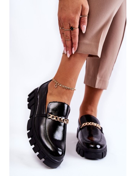 Lacquered shoes with a chain Black Anne
