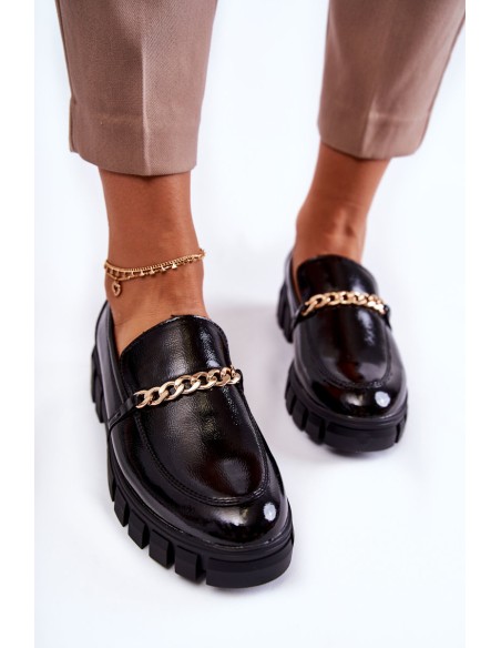 Lacquered shoes with a chain Black Anne