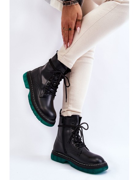 Moteriški suvarstomi batai su žaliu padu