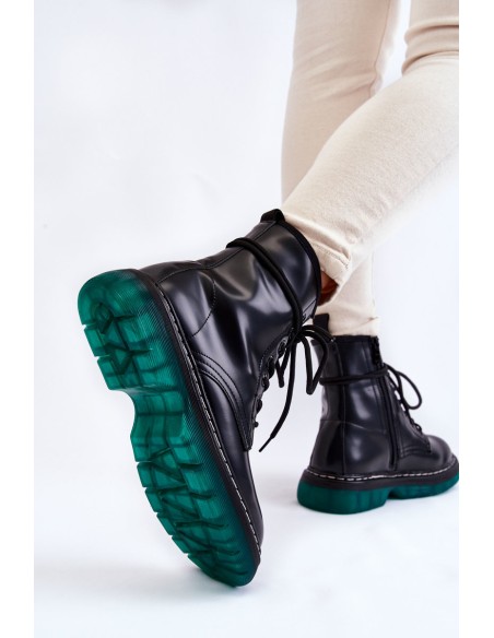 Moteriški suvarstomi batai su žaliu padu
