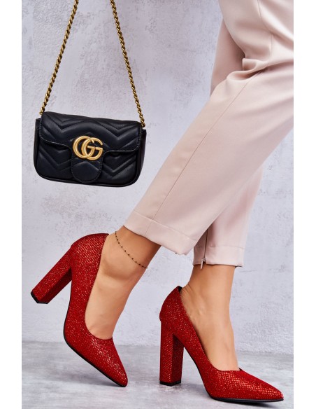 Blizgantys bateliai ant kulno Raudona Elmira