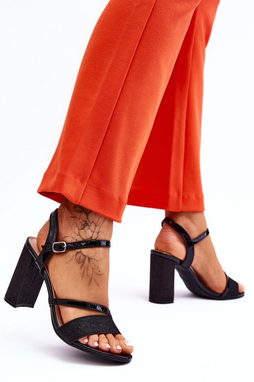 Blizgūs aukštakulniai sandalai, juodi Alicia