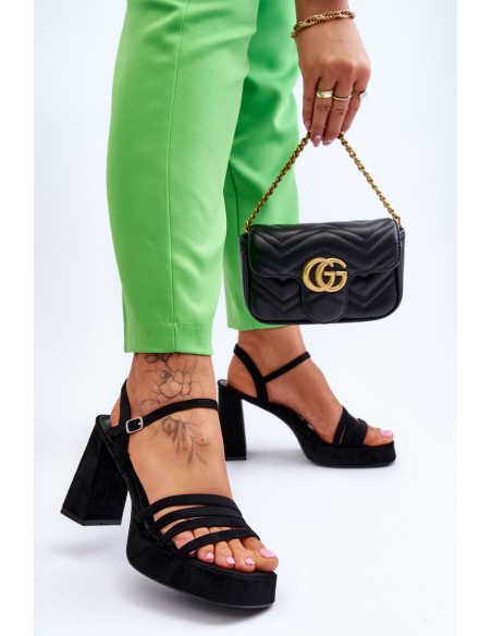 Moteriški zomšiniai platforminiai sandalai, juodi Verda