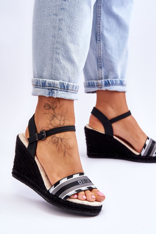 Patogūs moteriški platforminiai sandalai Big Star LL274877 juodi