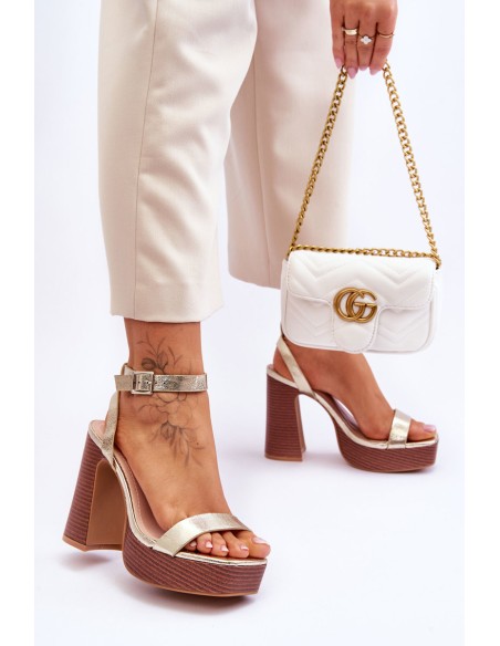 Leather Sandals On A Chunky Platform gold Marina