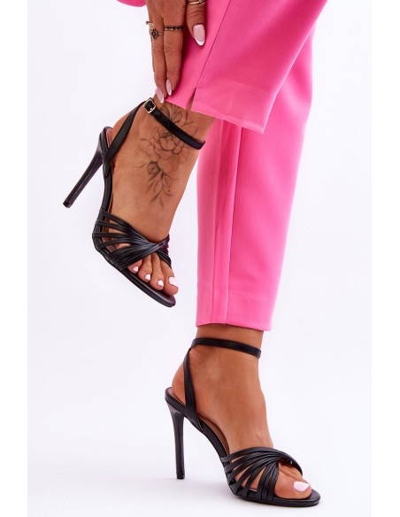 Moteriškos aukštakulnės basutės, juodos