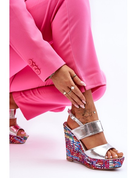 Moteriški sandalai su platformomis