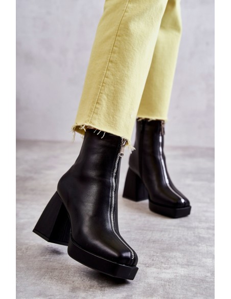 Moteriški batai ant kulnų su užtrauktuku juoda Carrera