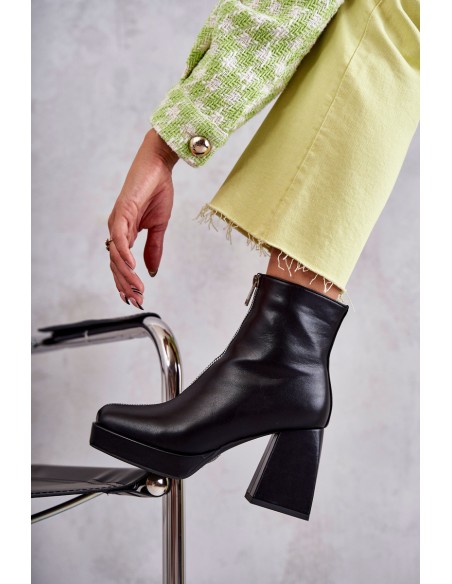 Moteriški batai ant kulnų su užtrauktuku juoda Carrera