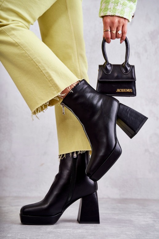 Moteriški batai ant kulnų su užtrauktuku juoda Carrera