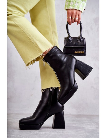 Moteriški batai ant kulnų su užtrauktuku juoda Carrera