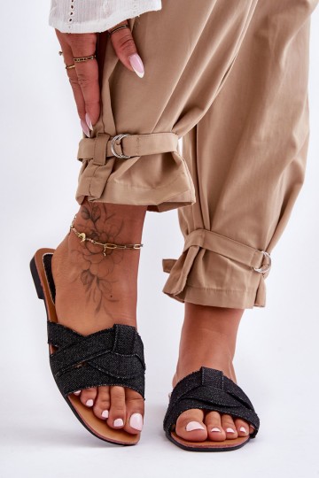 Moteriškos medžiagInės šlepetės juodos Aversa