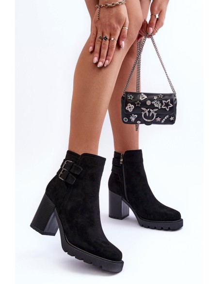 Batai su kulniais juodos spalvos