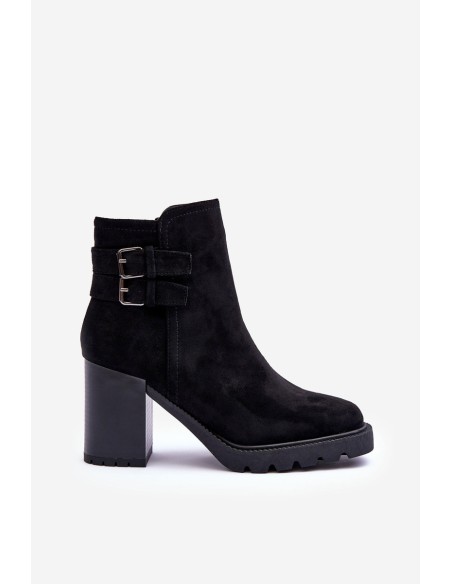 Batai su kulniais juodos spalvos