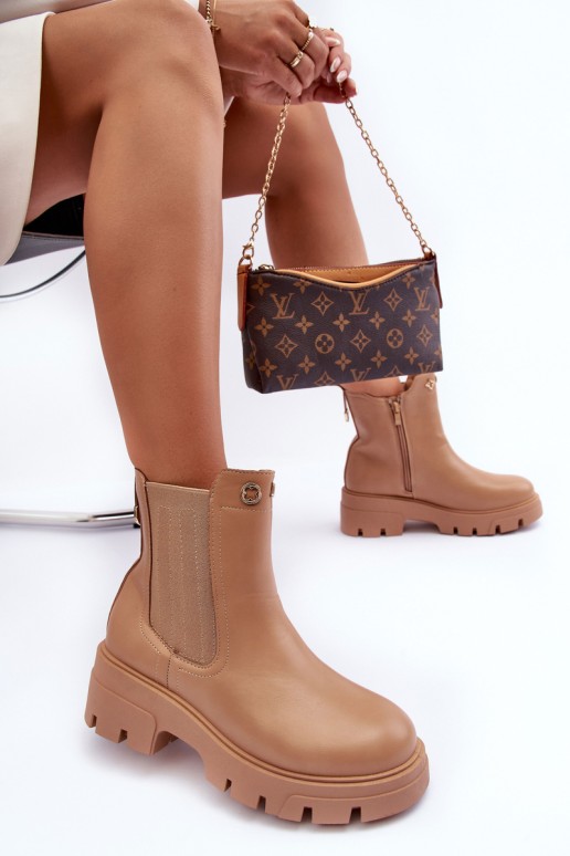 Moteriški batai su dekoracijomis