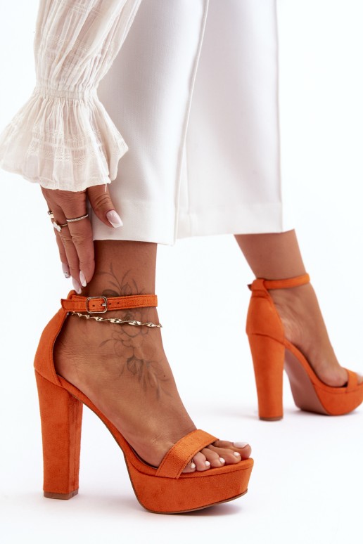 Comfortable suede sandals with high heel orange Essence