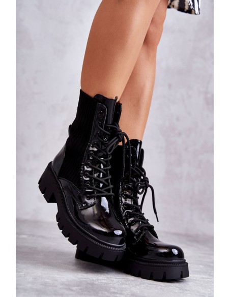 Moteriški lakuoti batai su kojinėmis