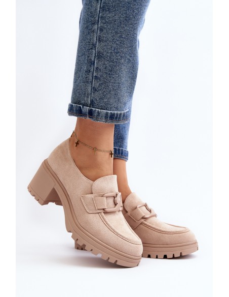 Smėlio spalvos batai ant kulnų