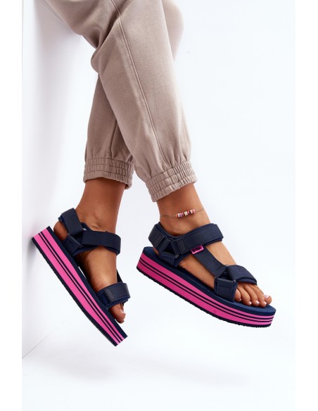 Moteriškos platforminės basutės