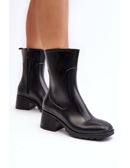 Moteriški batai ant kulno