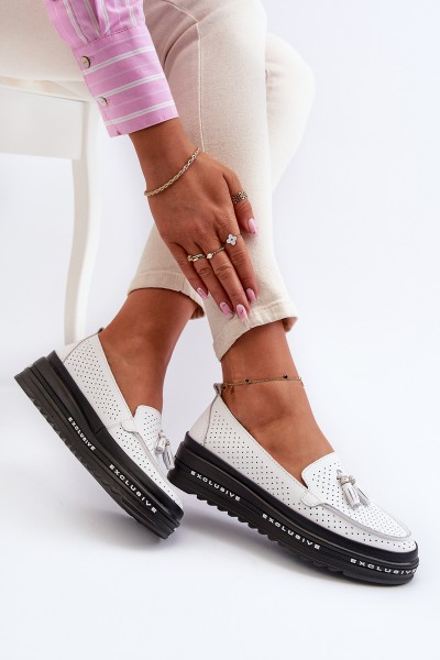 Balti moteriški mokasinai