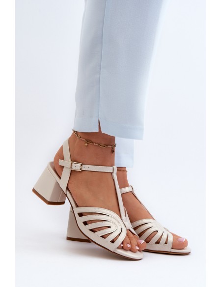 Moteriški aukštakulniai sandalai