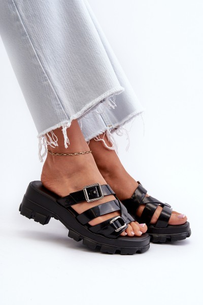 Moteriškos sandalai žemu kulnu