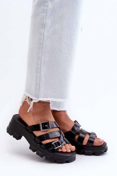 Moteriškos sandalai žemu kulnu