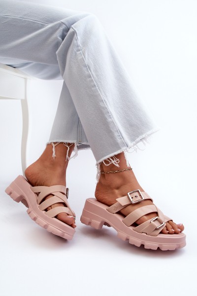 Moteriškos sandalai žemu kulnu