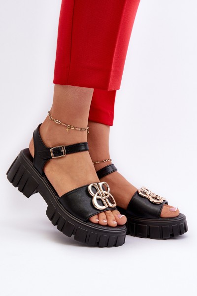 Moteriški odiniai sandalai su aukso puošmena