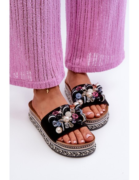 Moteriškos platforminės basutės