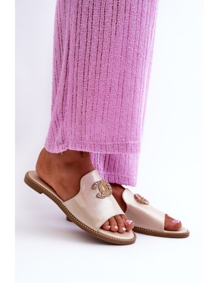 Elegantiškos moteriškos šlepetės