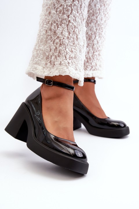 Black Patent Leather Pumps on Chunky Heel by Effiba