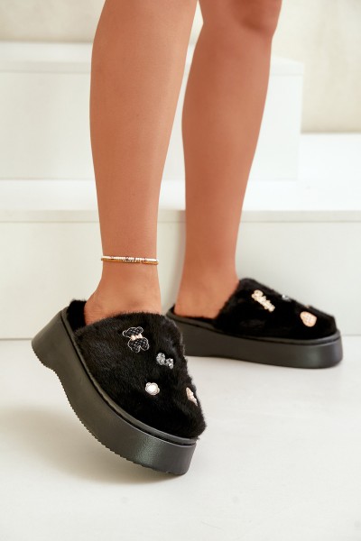 Moteriškos kailinės šlepetės ant storo pado su smeigtukais Black Zintoria