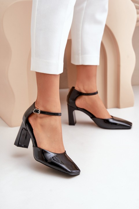 Heels With Block Heel Made Of Lacquered Eco Leather Black Emindria