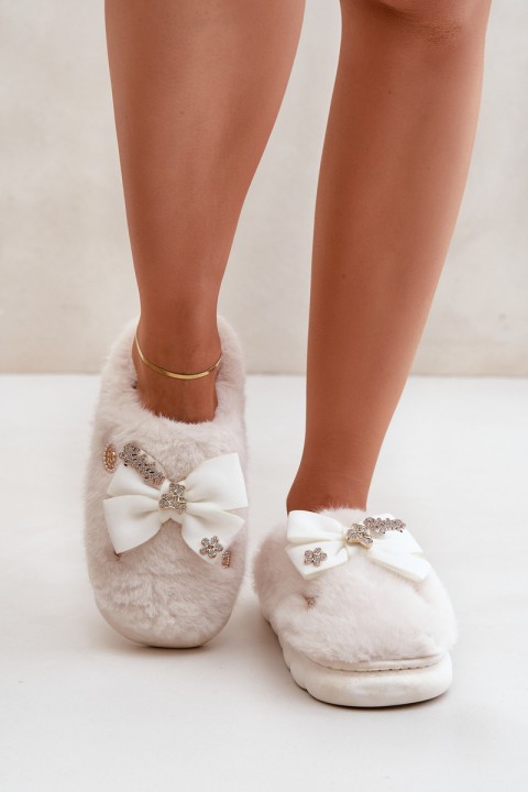 Furry Slippers With Bow And Pins White Annalira