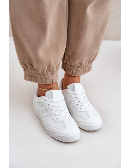 Low Sneakers Women's White Eezore