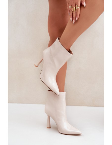 Lacquered Pointed Slip-On Ankle Boots Light Beige Seliri