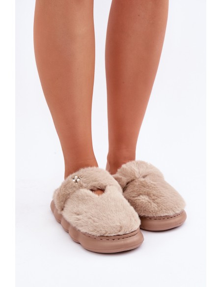 Furry Slippers With A Small Brooch Dark Beige Primaria