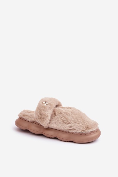 Furry Slippers With A Small Brooch Dark Beige Primaria 2