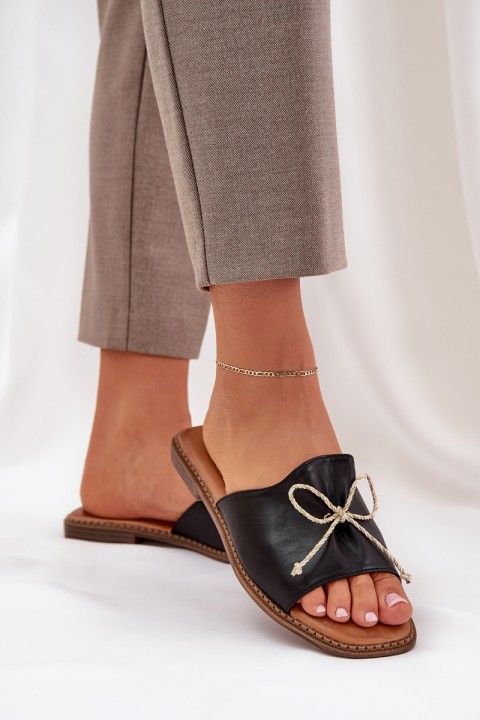 Sandalai plokščiu padu su dekoratyviniu lankeliu, juodu Deonelis