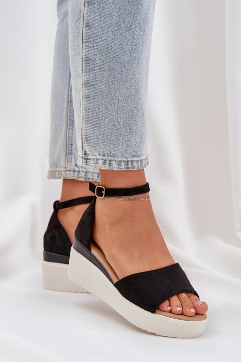 Lightweight platform sandals with a delicate wedge black Gillifia